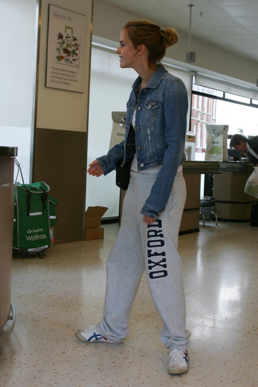 sAJ9I7VK Emma Watson 2 62.jpg